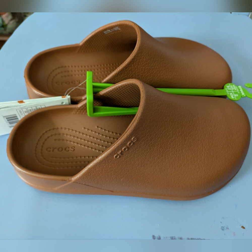 Crocs clog